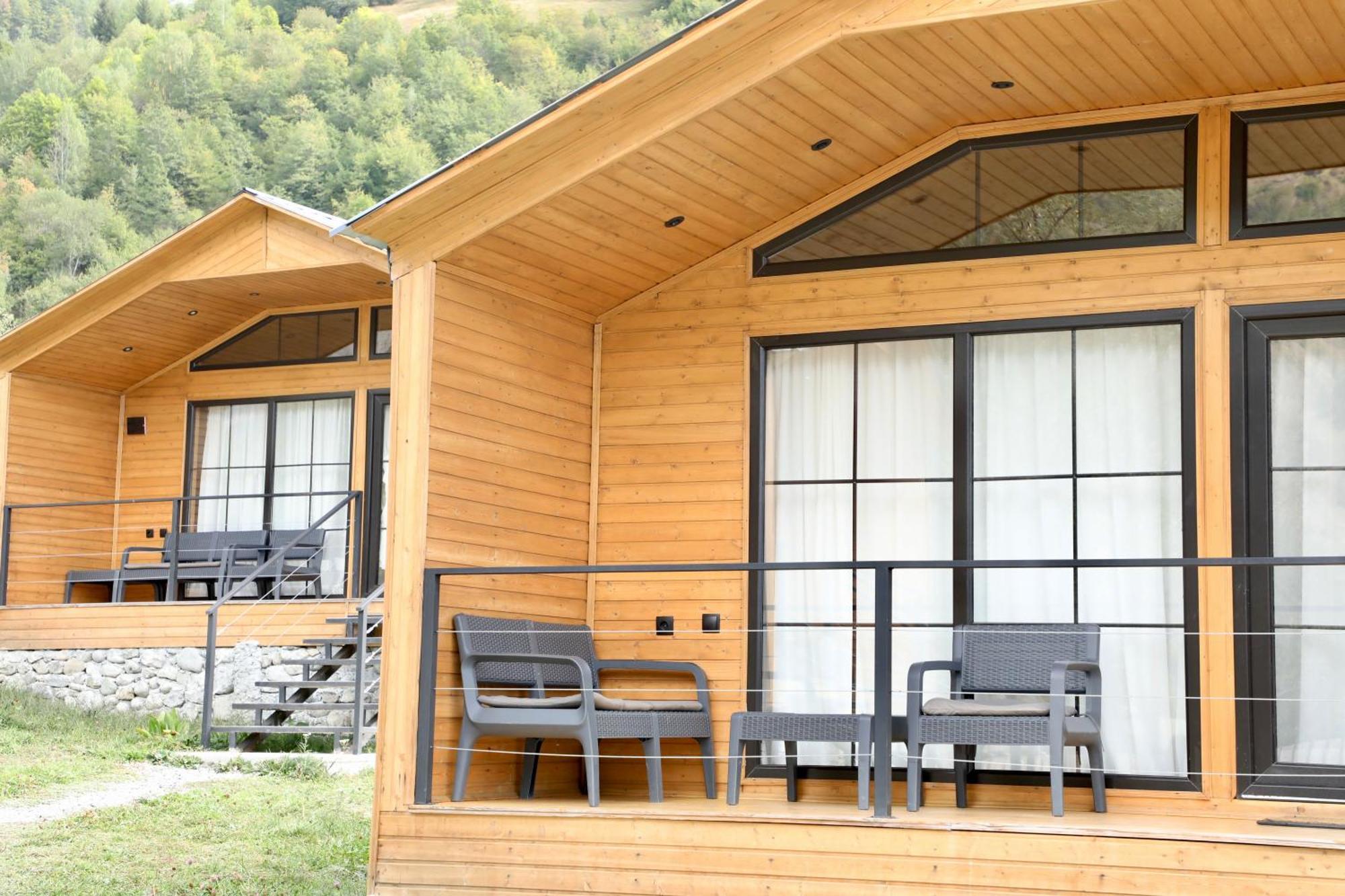 Mestia Villas Екстериор снимка