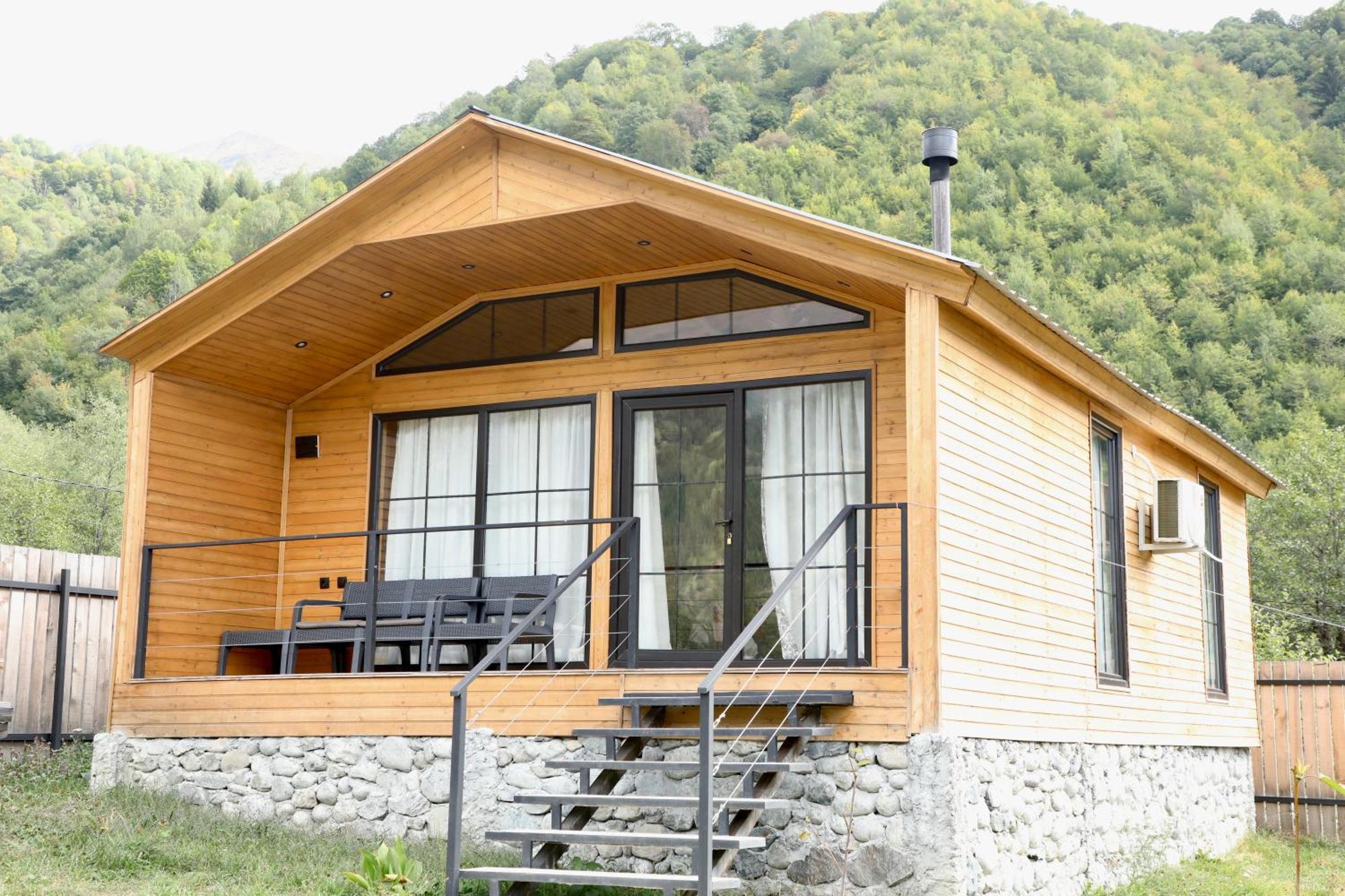 Mestia Villas Екстериор снимка