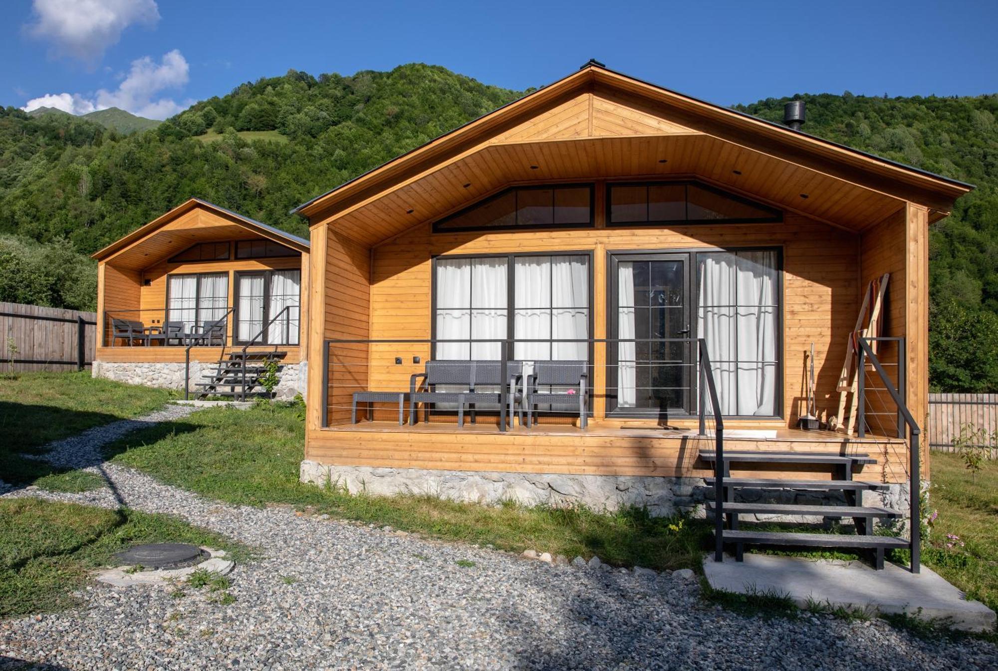 Mestia Villas Екстериор снимка