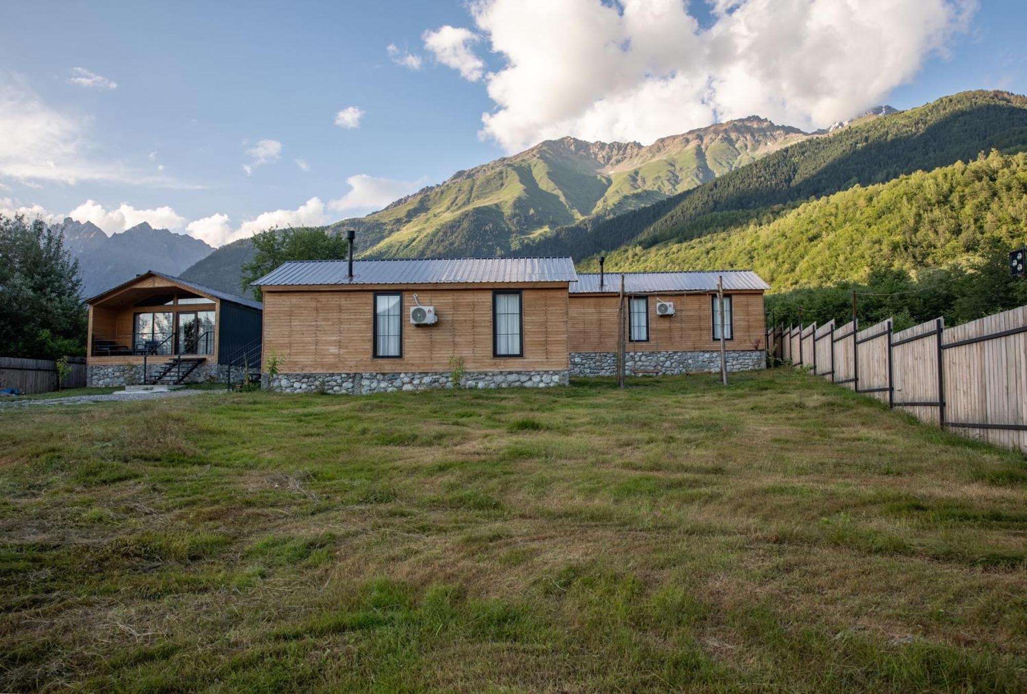 Mestia Villas Екстериор снимка