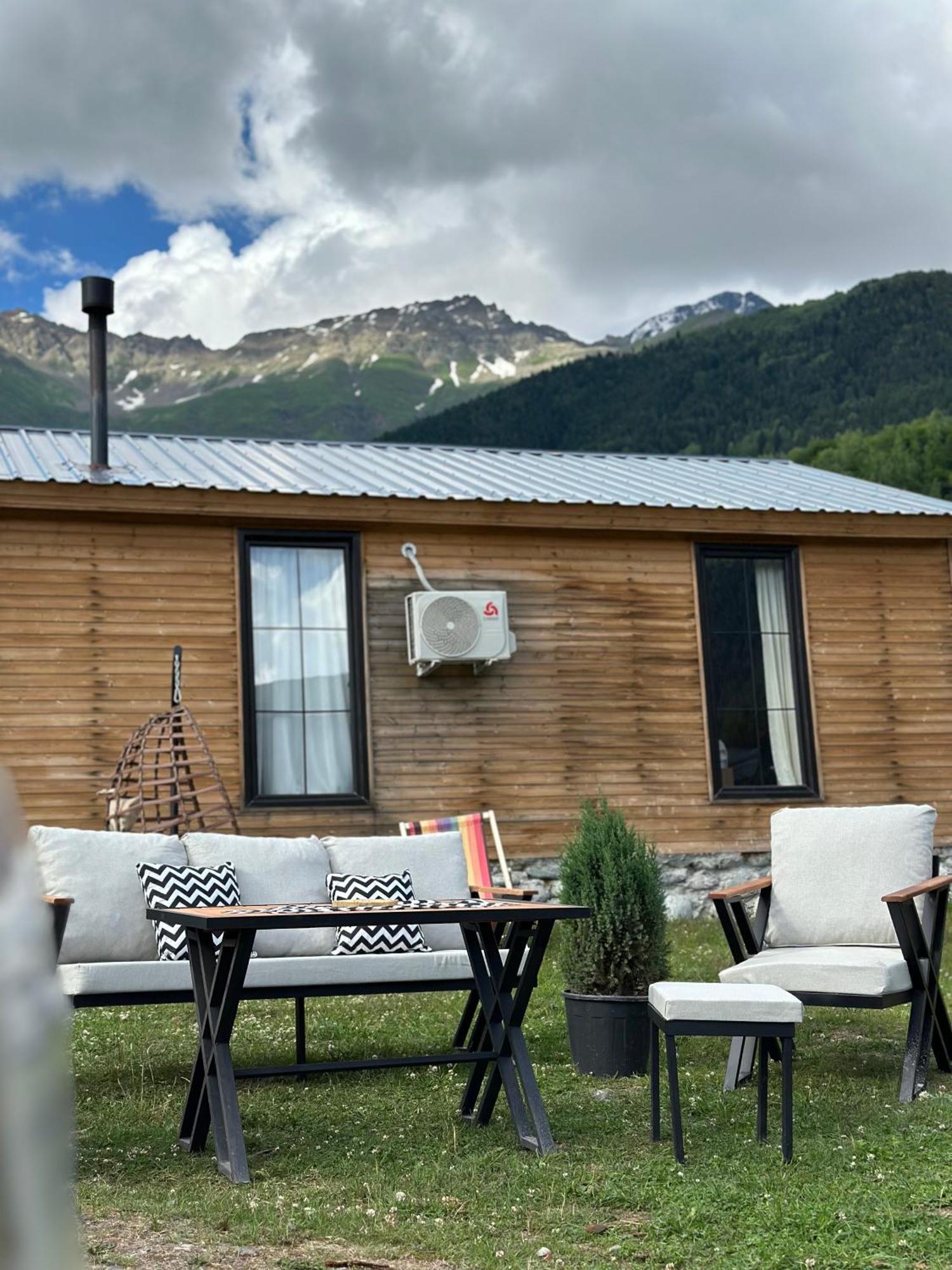 Mestia Villas Екстериор снимка