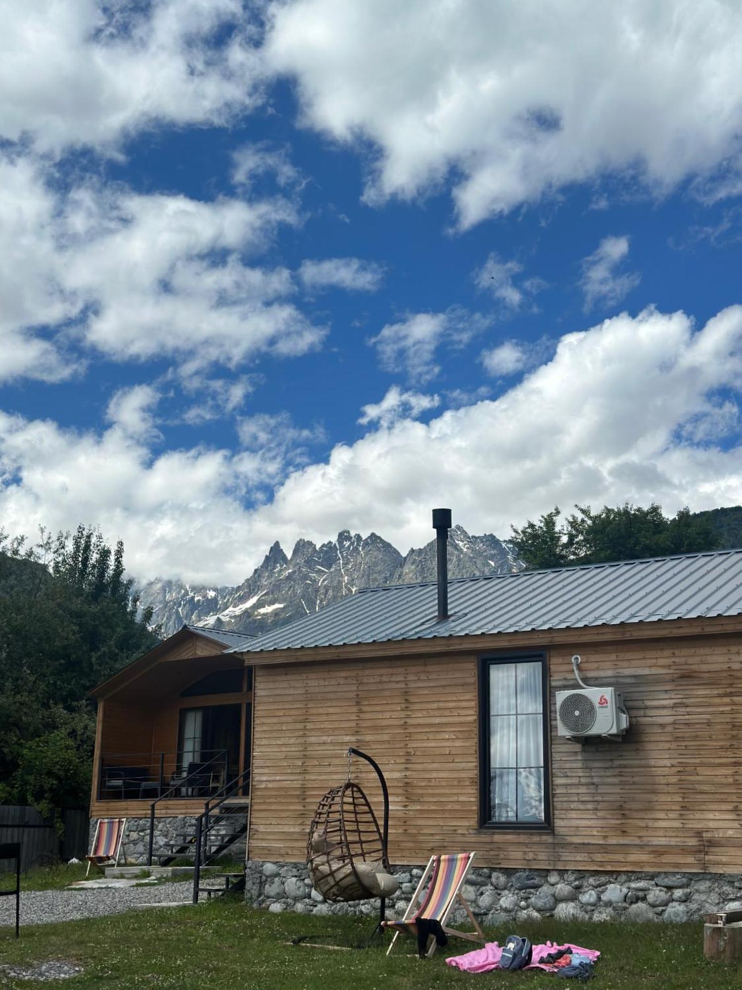 Mestia Villas Екстериор снимка