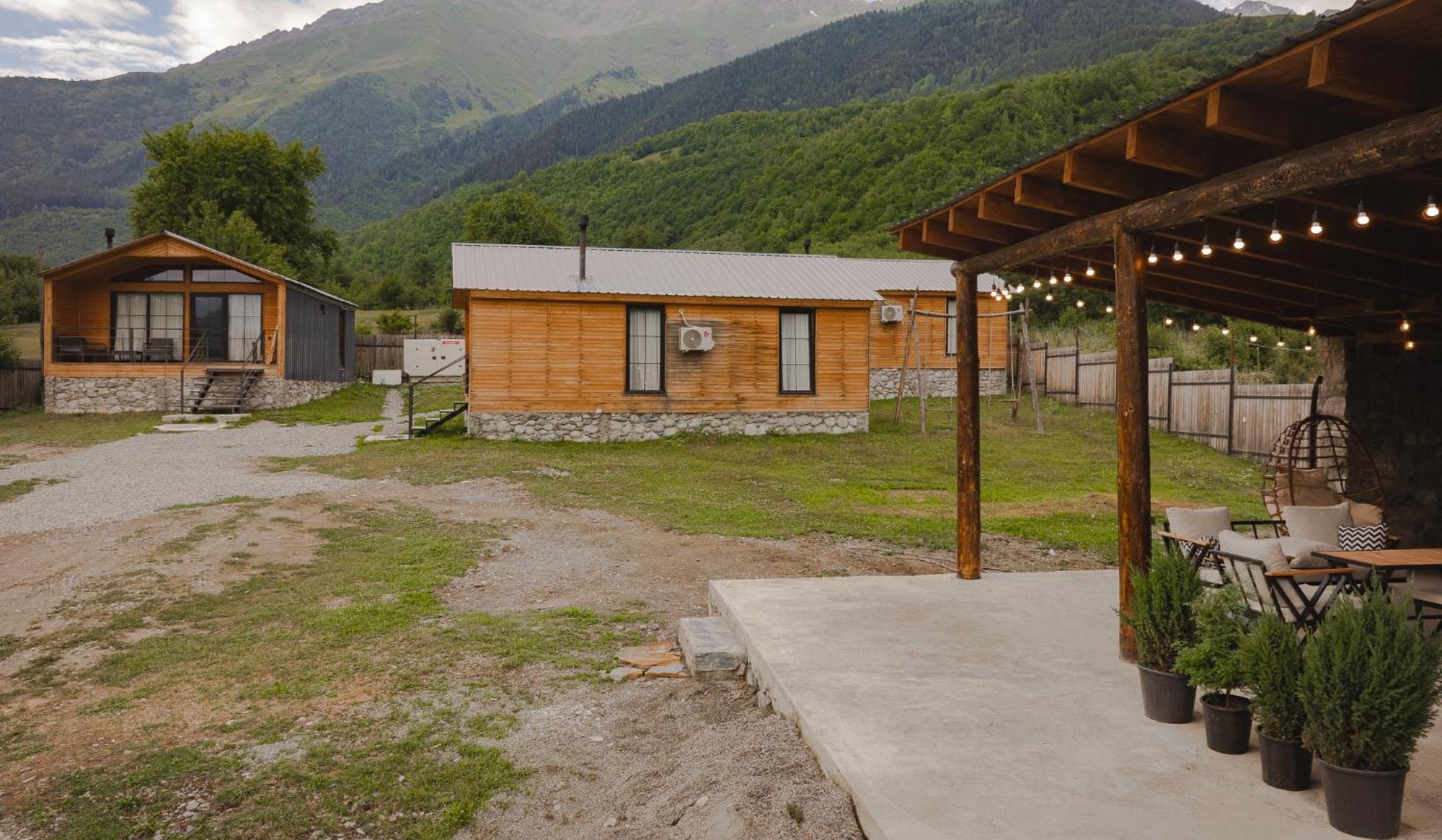 Mestia Villas Екстериор снимка