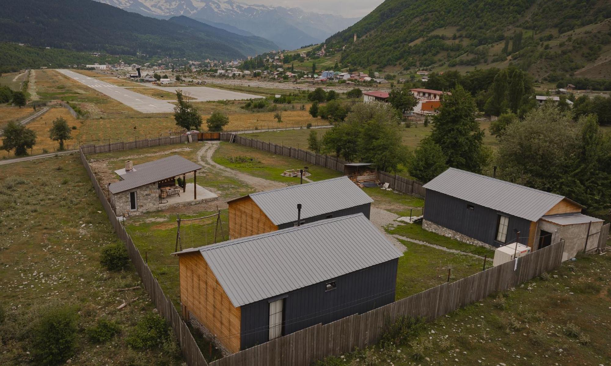 Mestia Villas Екстериор снимка
