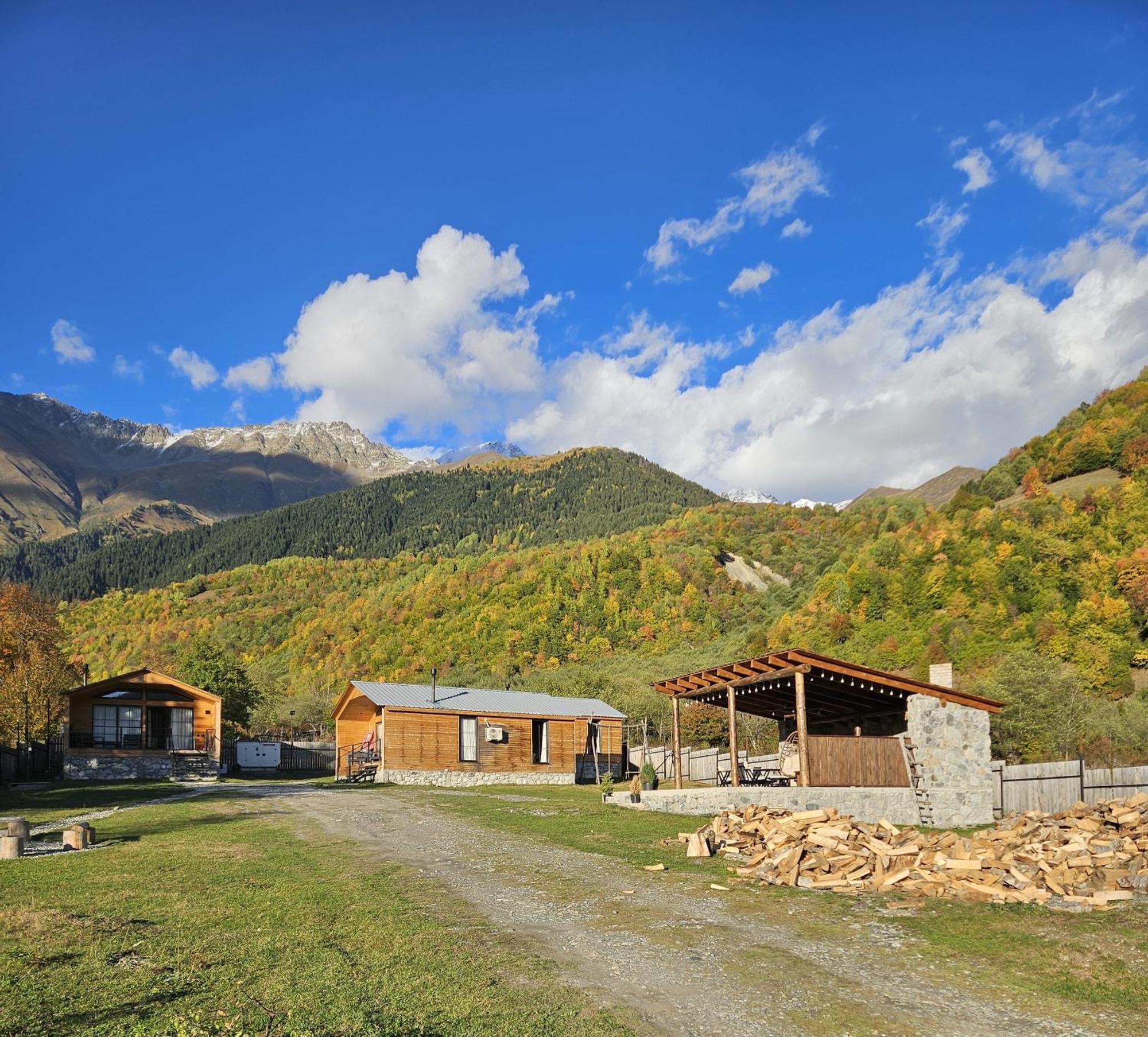 Mestia Villas Екстериор снимка